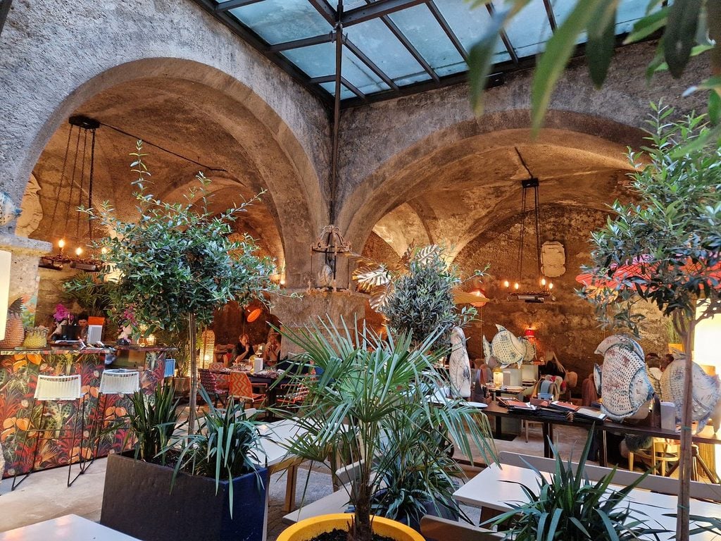 The Oldest Restaurants Still Serving Today