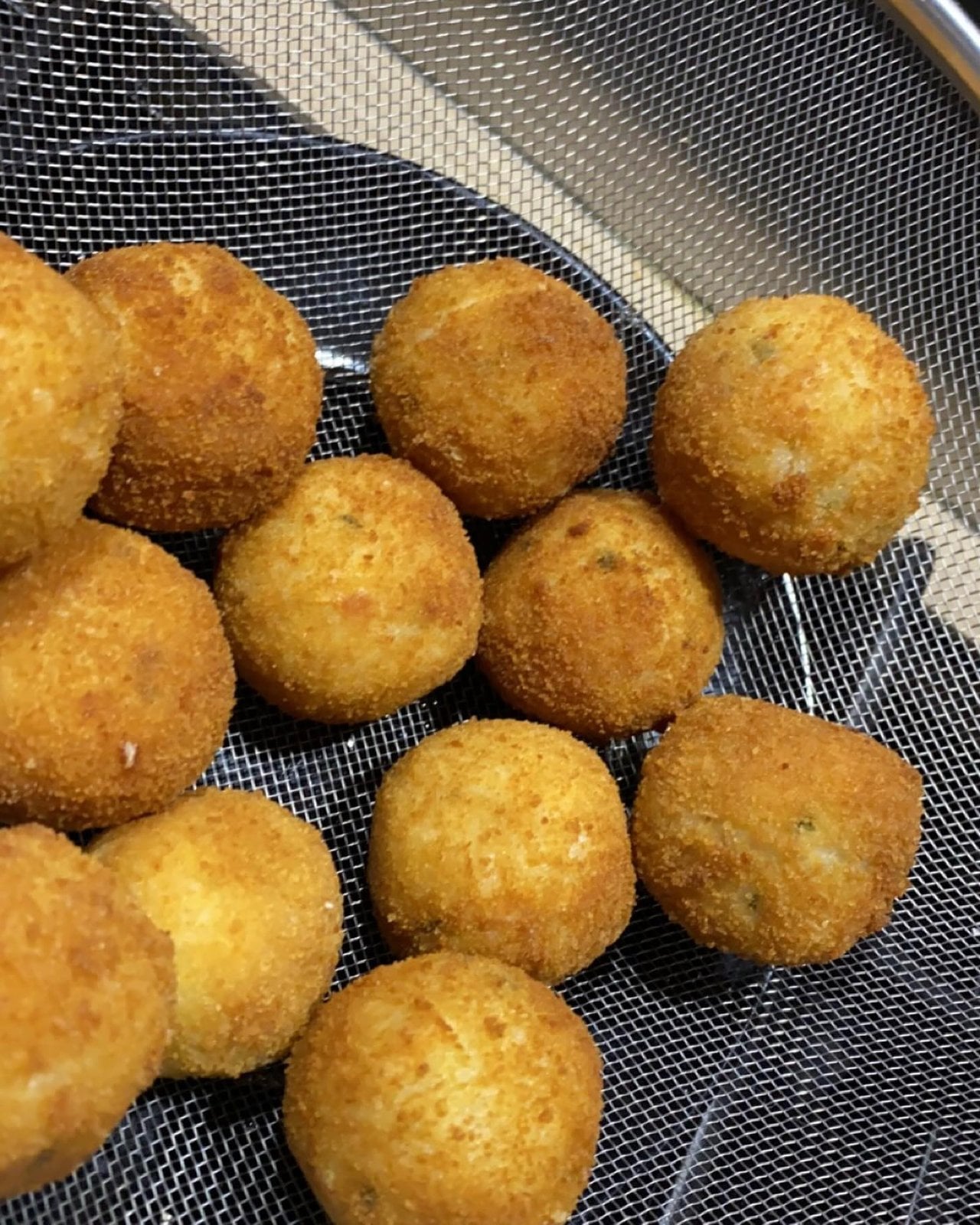 Step-by-step preparation of Crispy Chicken Rice Bites